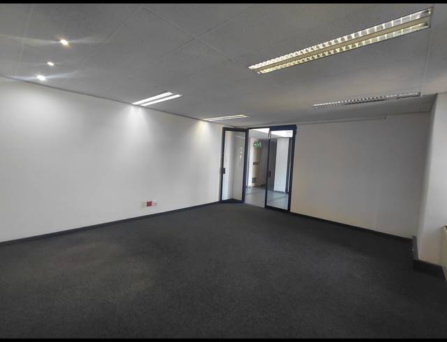 360M² OFFICE TO LET IN BRYANSTON